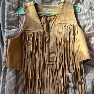 Large Ariat leather fringe vest. This vest has been worn only 2-3 times